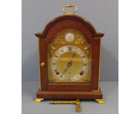 Vintage F. Elliot mantle clock with wind up movement, together with key, H22cm approx
