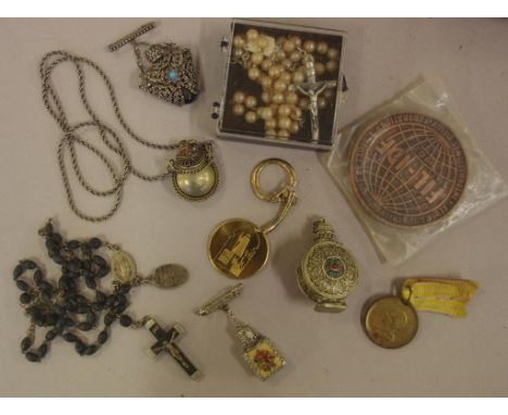 Quantity of vintage costume jewellery together with medallions, scent bottles, etc