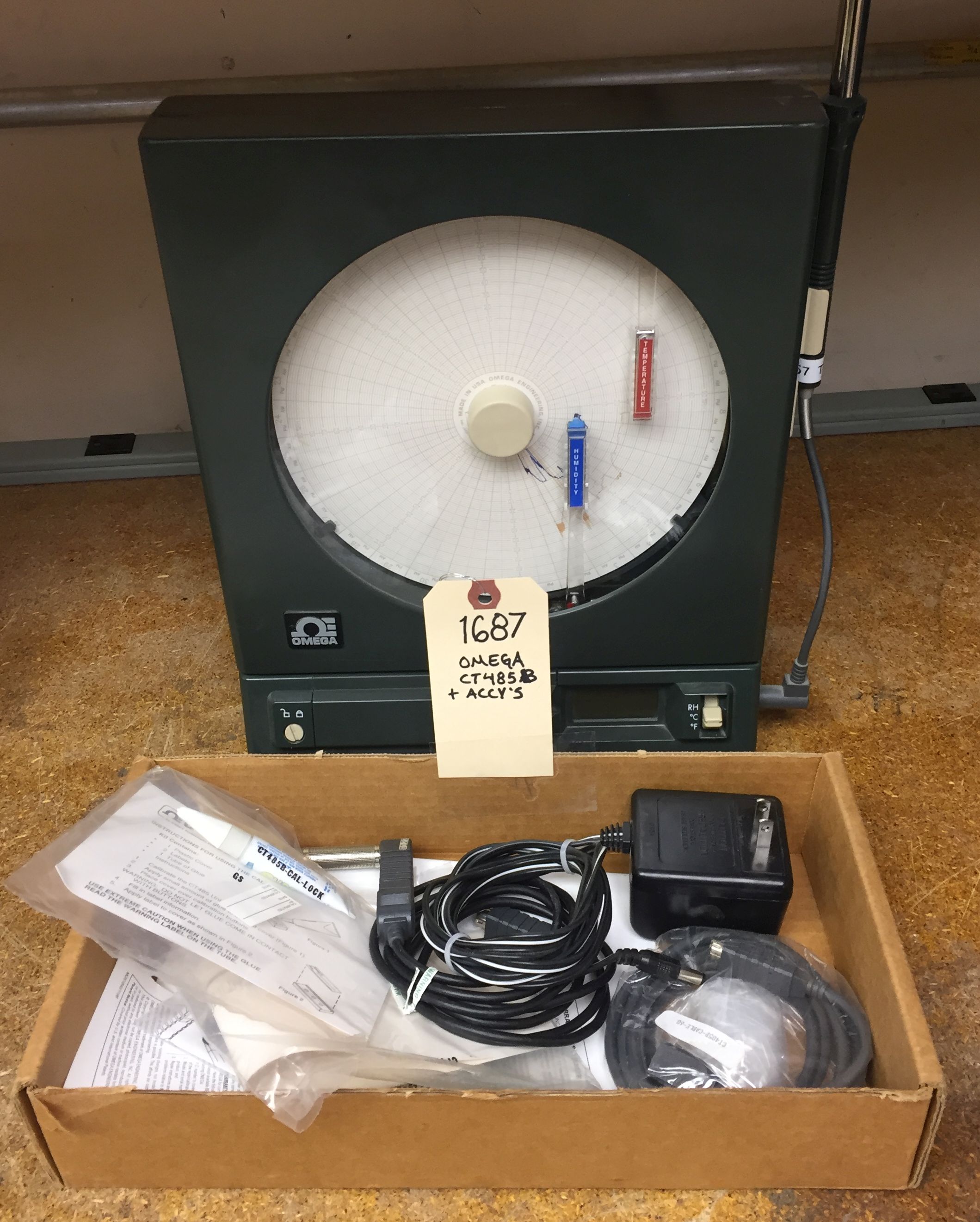 Omega CT485B Chart Recorder + Accy's