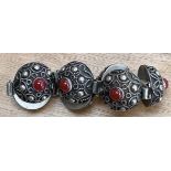 versilbertes Armband mit Karneol-Halbkugeln, L-18,5 cm, 34,7 gr