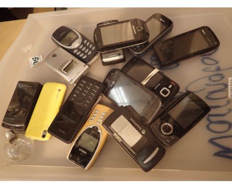 Tray of mixed phones 