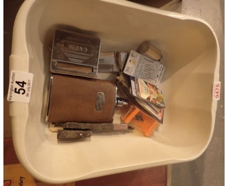 Mixed lot, Spanish Ludeman hunting knife lacking handle, 2 cutthroats, hipflasks etc