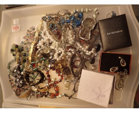 Tray of assorted jewellery and watches
