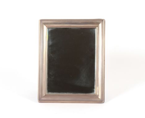 A modern silver easel mirror,&nbsp;with bevelled plate, 25cm x 20cm&nbsp;