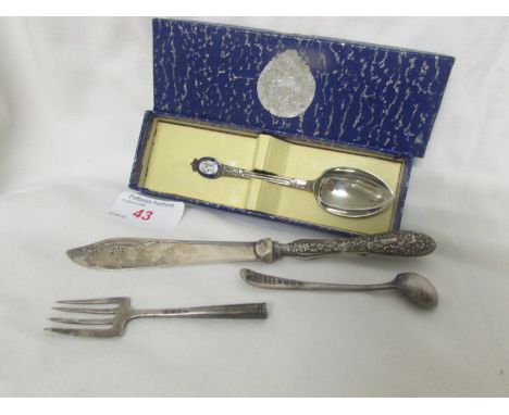 1935 SILVER JUBILEE TEASPOON, SILVER FORK, FILLED SILVER HANDLED KNIFE AND ELECTROPLATED SALT SPOON