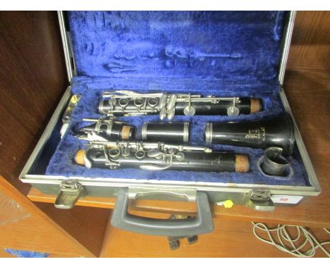 BOOSEY AND HAWKES REGENT CLARINET IN CASE