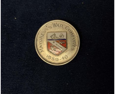 VINTAGE BIRMINGHAM SILVER ENAMEL MAYORESS'S WAR COMFORTS 1939-40 TOTAL GROSS WEIGHT 8 GRAMS 