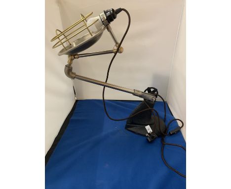 A VINTAGE ANGLE POISE LAMP 