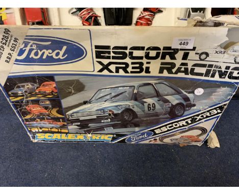 A FORD ESCORT XR3i SCALEXTRIC RACING SET 