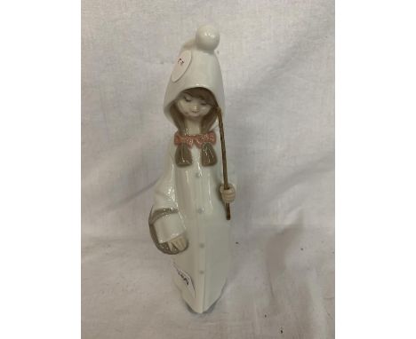 A LLADRO 4678 SHEPHERD GIRL RETIRED CERAMIC FIGURE 
