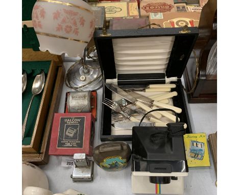 VARIOUS VINTAGE ITEMS TO INLCUDE CASED EPNS, BOXED FALCON SHARPENER, COW BELL, DESK CALENDAR ETC 
