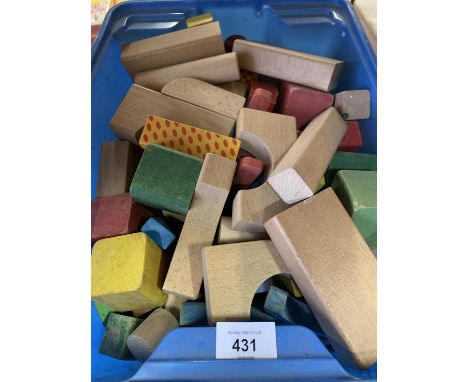 A BOX OF VINTAGE WOODEN BLOCKS 