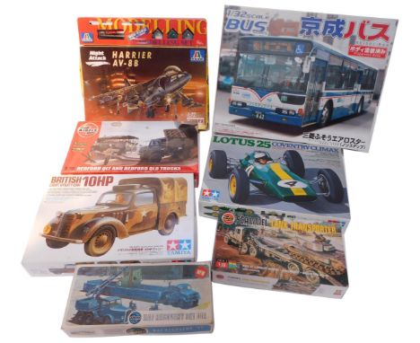 Tamiya, Oshima, Italeri and other model kits, including Oshima 1:32 scale Keisei bus by Mitsubishi Fuso Aeorstar, a Tamiya Lo