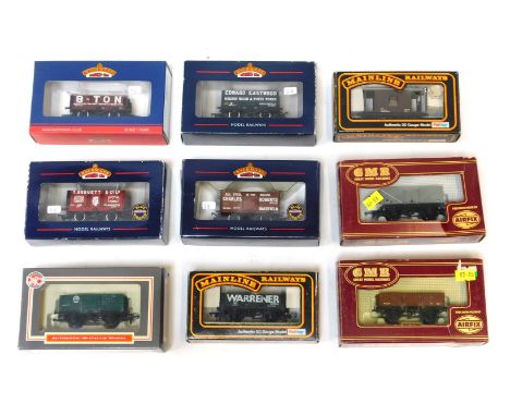 Bachmann, Mainline and other OO gauge rolling stock, including 37-2019K five plank wagon eight tonner Gloucester Railway Carr