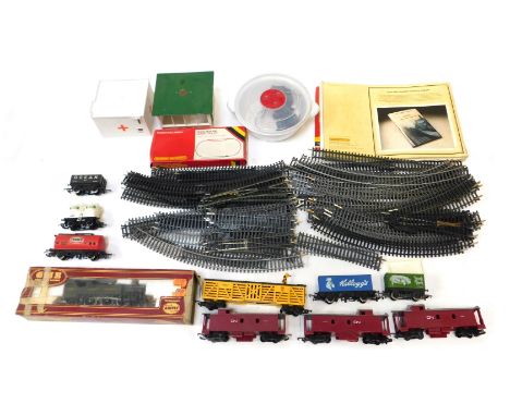 OO gauge locomotive, rolling stock and accessories, including an Airfix GMR Great Model Railways GWR 6100 class locomotive 2-