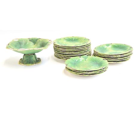 A quantity of 19th century Copeland Spode cabbage ware, comprising a tazza dish, 11.5cm high and 28cm diameter, plates (20), 