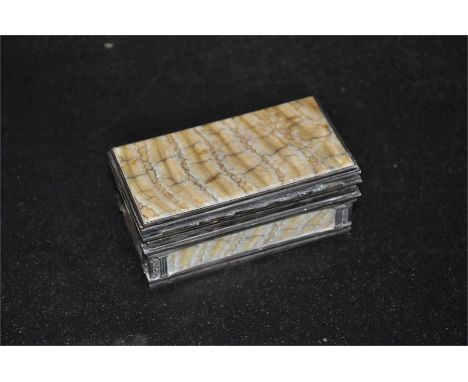 A&nbsp;white metal&nbsp;mounted Georgian table top snuff box, of rectangular form, having&nbsp;styalised reeded column and en