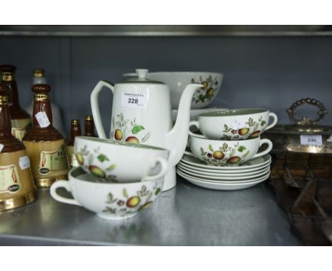 AN ALFRED MEAKIN SIX PIECE PART DINNER AND TEA SERVICE AND TWO TUREENS AND COVERS (19) 