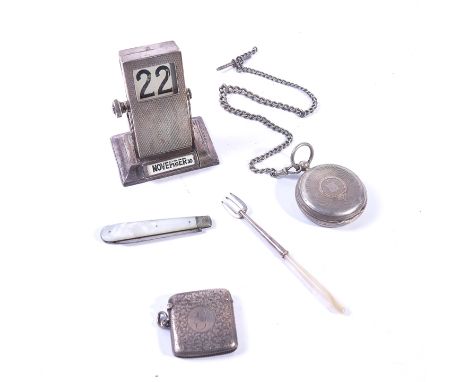 A SILVER MOUNTED ROTATING DESK CALENDAR AND FIVE FURTHER ITEMS (6)The desk calendar with engine turned decoration, Birmingham