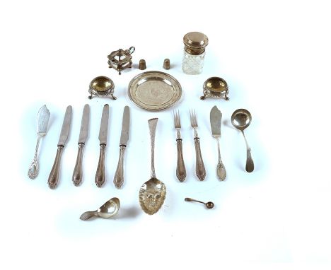 A GROUP OF SILVER AND SILVER MOUNTED WARES, (19)Comprising; a faceted glass smelling salts bottle, an Irish circular dish, di