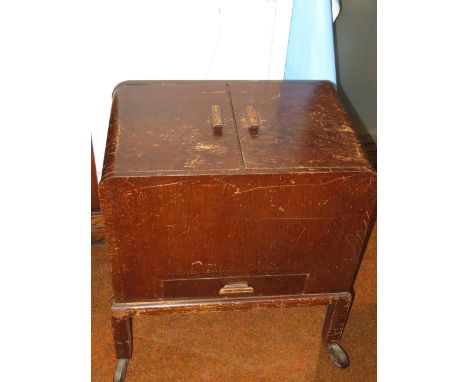 Vintage sewing box &amp; contents 