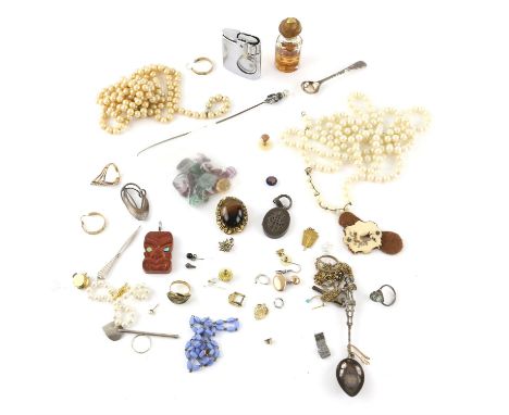 Selection of gold, silver and costume jewellery, including a chain, ring clip, a cross charm and a single earring, all in 9 c