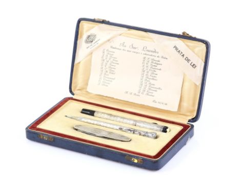 Mont Blanc "long" safety fountain pen, Mont Blanc logo on the pen cap lid, 14 ct nib marked with the number one in a Mont Bla