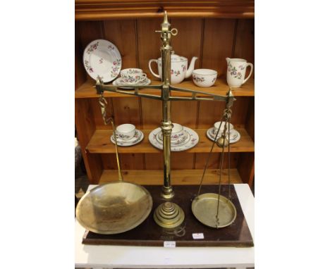 A FIRST QUARTER 20TH CENTURY AVERY BRANDED SET OF BRASS BALANCE SCALES on branded wooden rectangular plinth, together with a 