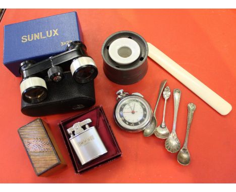 A bag containing a selection of gentlemen's collectables to include pewter and ceramic inkwell, boxed Ronson table lighter, S