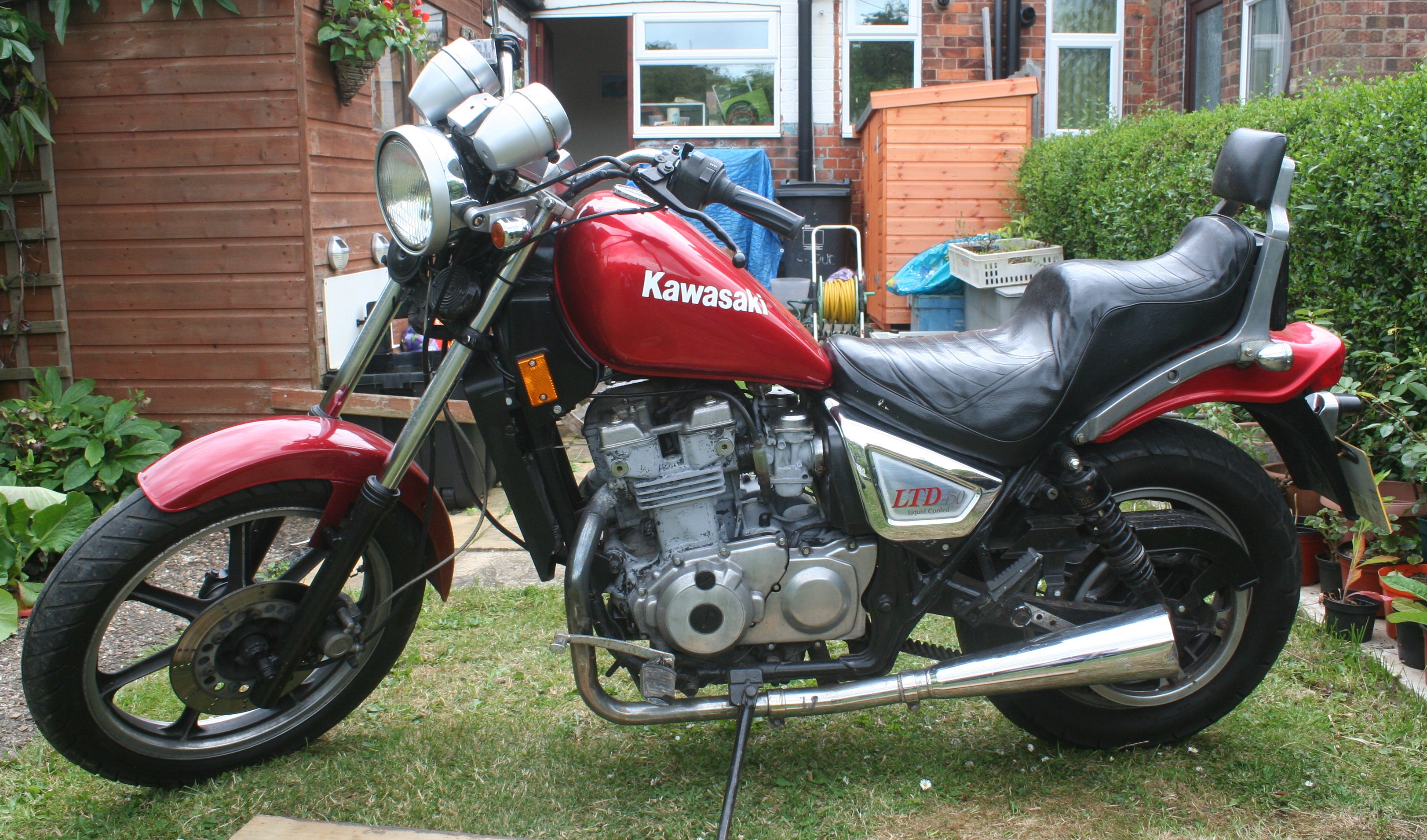1985 Kawasaki EN 450 LTD, 454 cc. Registration number B570