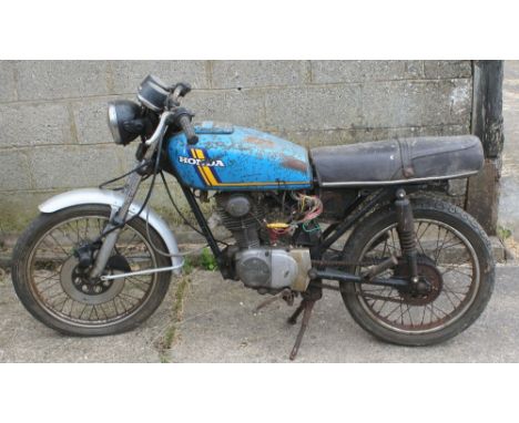 circa 1980 Honda 125 cc. Not registered with DVLA. No frame or engine numbers visible. Offered for sale with no paperwork or 