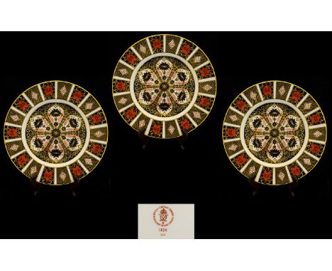 Royal Crown Derby Old Imari 22ct Single Gold Band Set of 3 Large Cabinet Plates. Pattern No 1128 &amp; Date 1977. Each Plate 