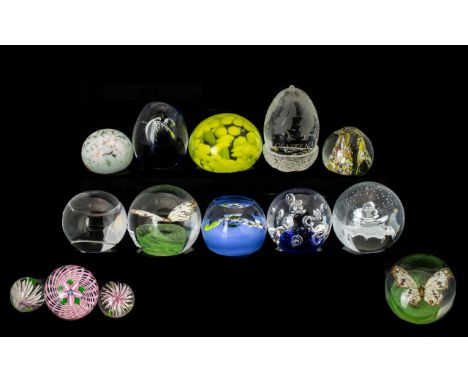 A Mixed Collection Of 15 Modern Loose Paperweights Various designs and colours. To include National Trust centenery acorn, Ca