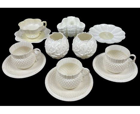 ASSORTED BELLEEK & WORCESTER BONE CHINA, comprising 3 first period Belleek thistle-shaped lustre tea cups and saucers; Bellee