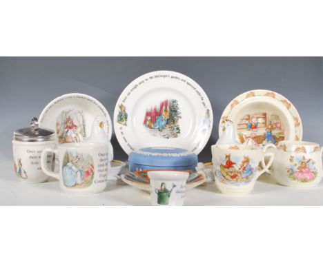 A collection of 20th Century ceramic wares to include a pair of Royal Worcester egg cups with covers in the form of chickens,