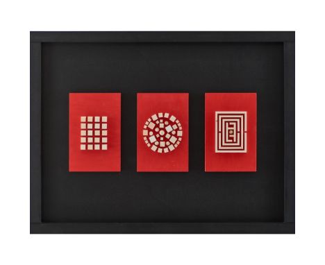 PAOLA D' AMORE  (Palermo 1959) Legno su legno "Tris" - 2020, serie gioco metafora della vita, il labirinto, la scacchiera e l
