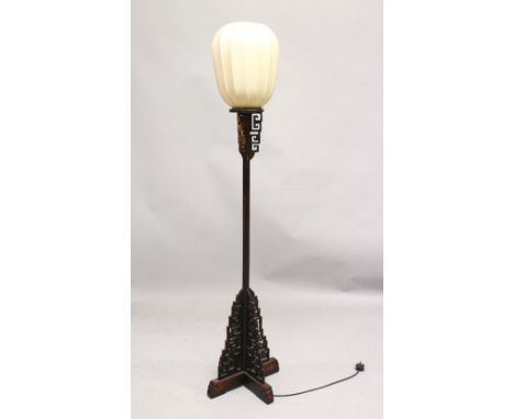 A GOOD CHINESE 2OTH CENTURY CARVED SOFTWOOD LAMP, 175cm high.
