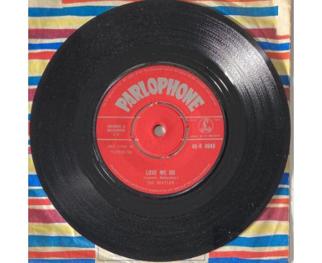 THE BEATLES - LOVE ME DO 7" (ORIGINAL UK PRESSING - 45-R 4949). A superb condition original UK 7" copy of the debut 45 from t