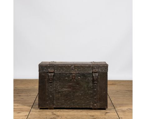 Full title: An iron-mounted wooden trunk with interior compartments, 17/18th C.Description:H 52 x L 81,5 x D 42 cmAbout this 