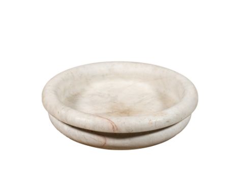 Full title: A large round marble basin, 19th C.Description:H 23 x Dia 87,5 cm