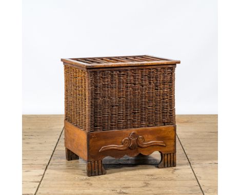 Full title: A rural wicker trunk or basket, 20th C.Description:H 74 x L 68,5 x D 52 cmAbout this sale: Paul De Grande is one 