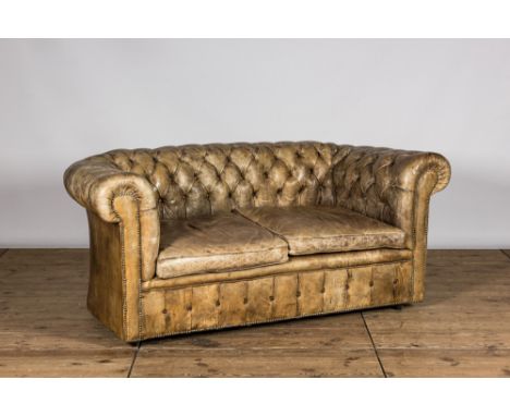 Full title: A leather Chesterfield sofa, 20th C.Description:H 75 x L 174 x D 91 cmAbout this sale: Paul De Grande is one of t