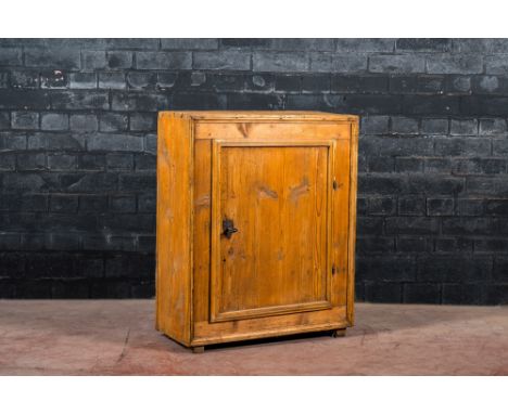 Full title: A pine single-door cupboard, 18th C.Description:H 100,5 x L 81,5 x D 36 cmAbout this sale: Paul De Grande is one 