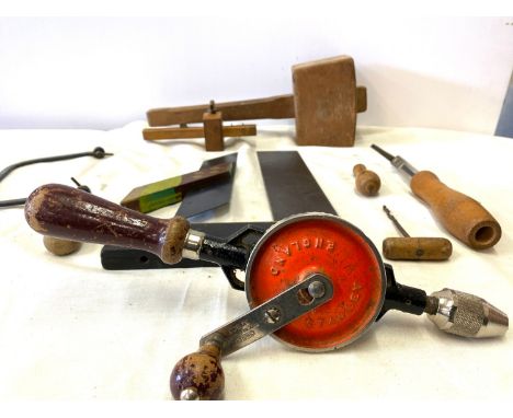 Selection of vintage wood workers tools, includes had drill etc 
