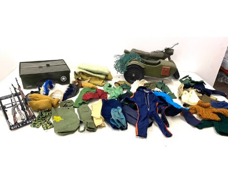 Large selection of vintage Palitoy action man clothes and accessories 