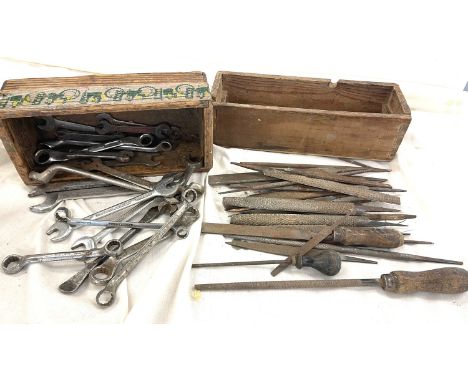 Selection of vintage and later tools 