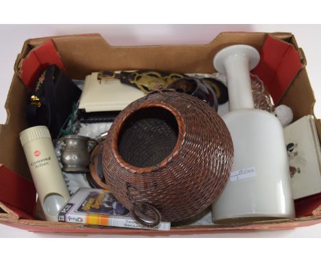 BOX CONTAINING METAL AND CERAMIC ITEMS, SERVING DISHES, HORSE BRASSES ETC