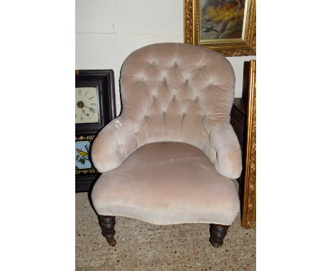 BUTTON BACK UPHOLSTERED BEDROOM CHAIR, WIDTH APPROX 73CM MAX