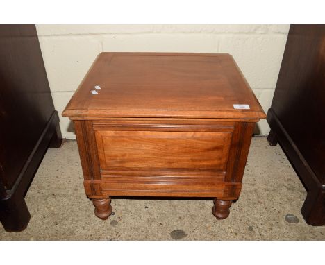 EARLY 20TH CENTURY COMMODE, APPROX 50CM X 44CM