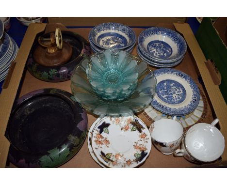 TRAY CONTAINING CERAMIC ITEMS, TWO SMALL BOWLS, GLASS DISHES ETC